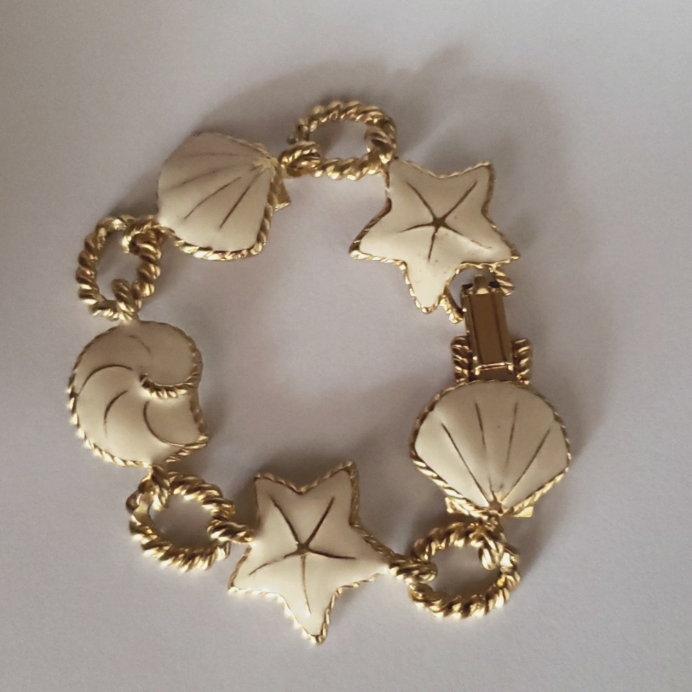 Charm bracelet